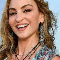 Adriana La Cerva - Photos - GameDesire